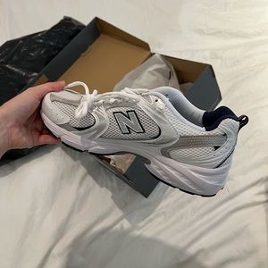 NWT New Balance 530 Navy & Silver